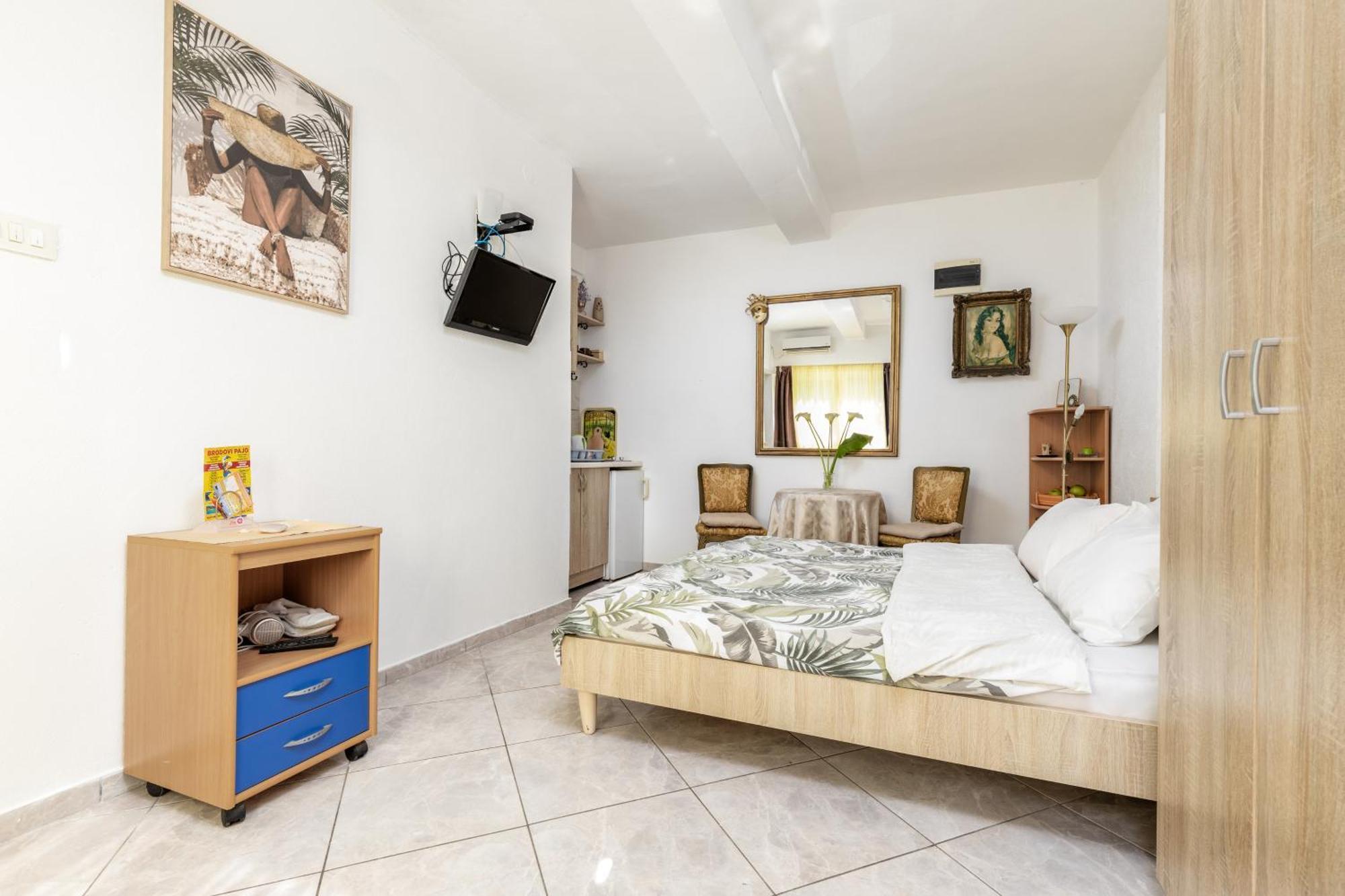 Vila Skala Herceg Novi Bilik gambar