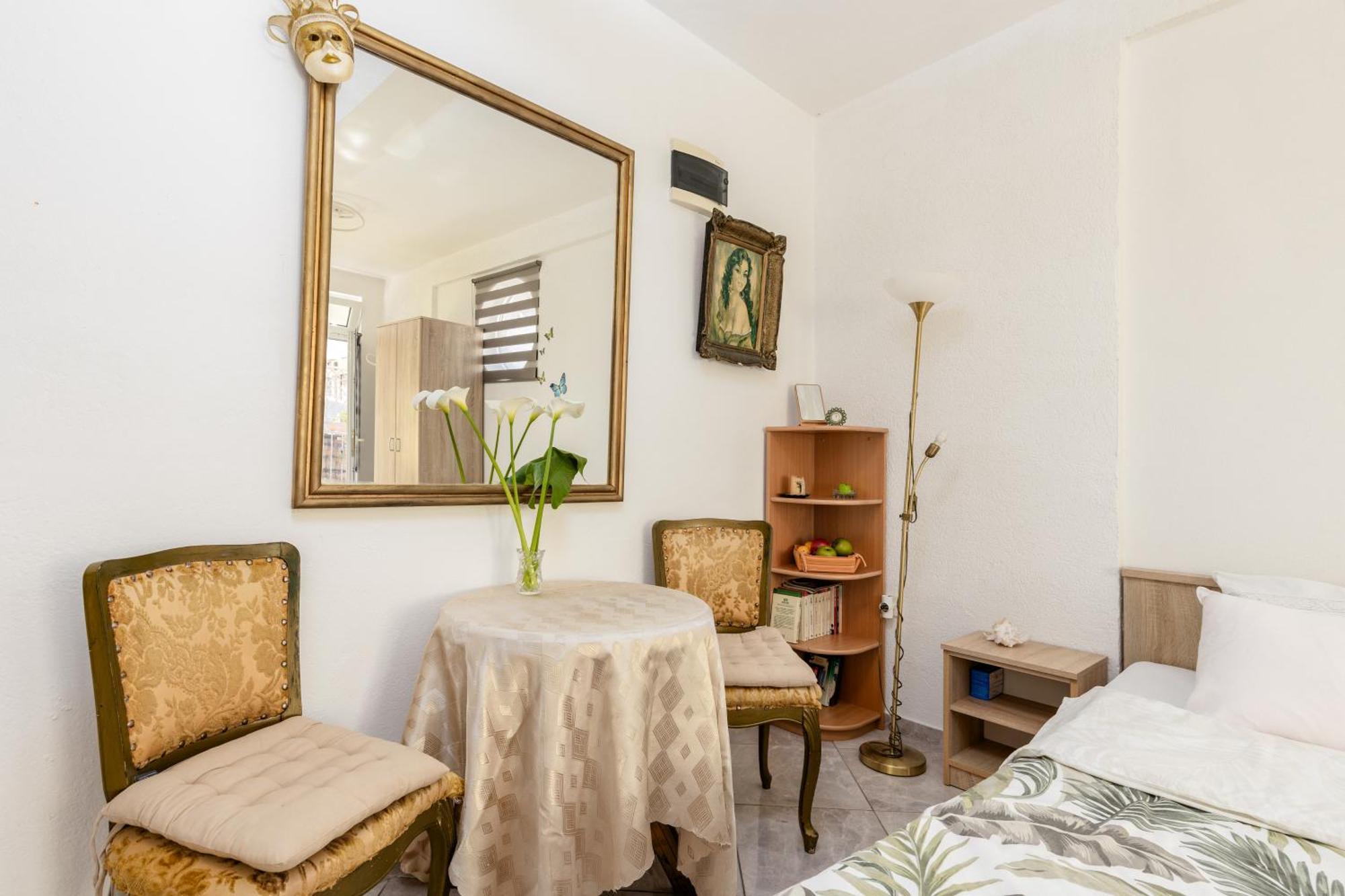 Vila Skala Herceg Novi Bilik gambar